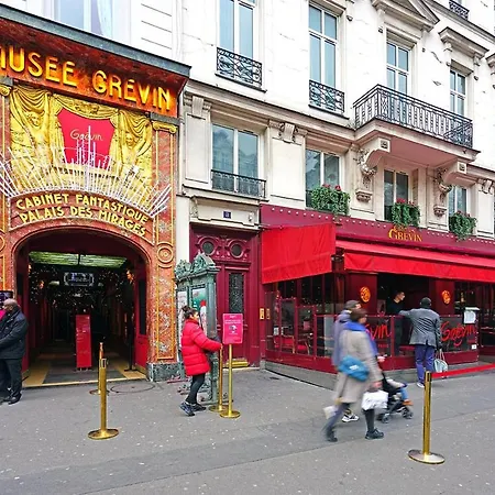 Urban Flat 199 - Parisian 5 Bedroom Flat