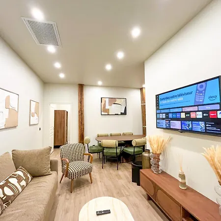 Urban Flat 199 - Parisian 5 Bedroom Flat *