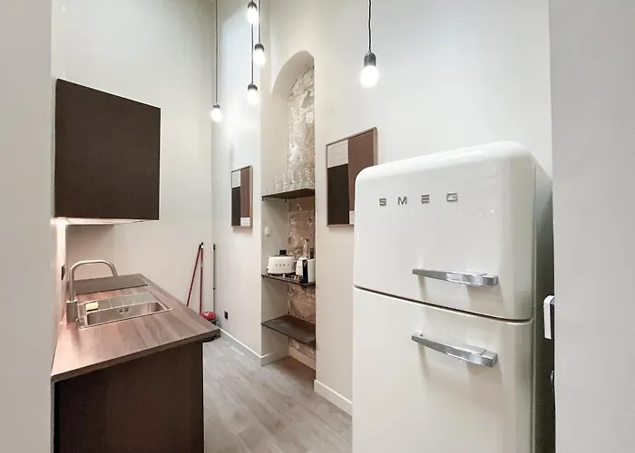 דירה Urban Flat 199 - Parisian 5 Bedroom Flat פריז