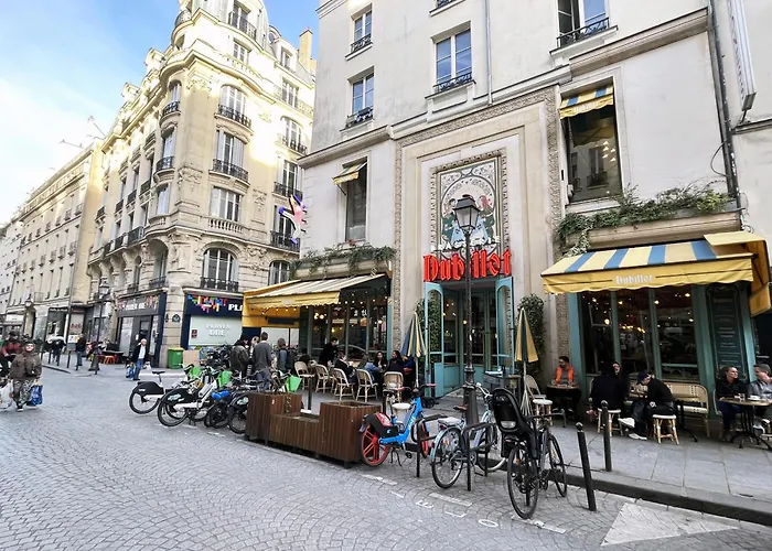 Urban Flat 199 - Parisian 5 Bedroom Flat *