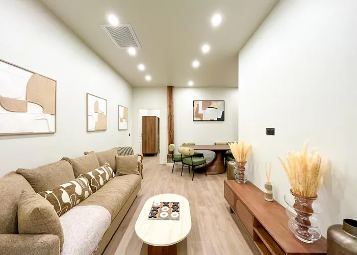 דירה Urban Flat 199 - Parisian 5 Bedroom Flat פריז