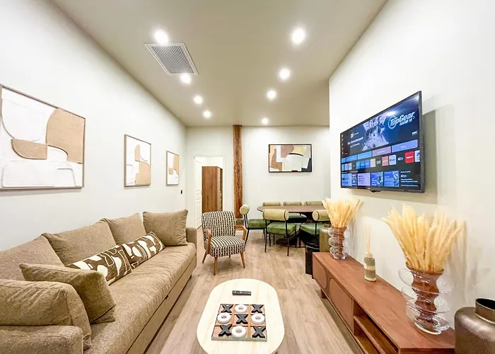 דירה Urban Flat 199 - Parisian 5 Bedroom Flat *